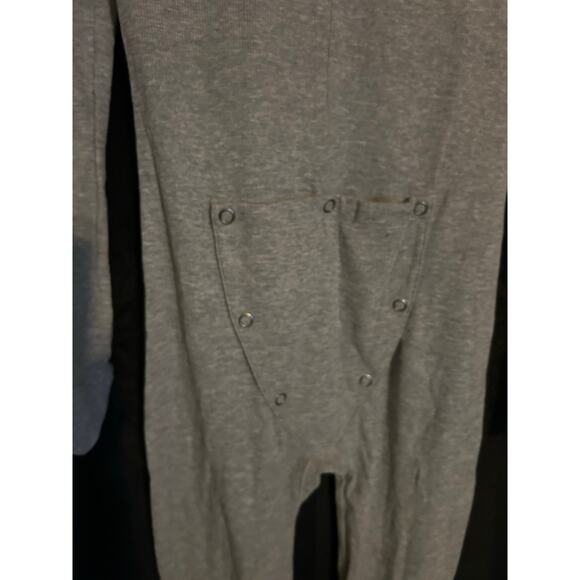 Victoria’s Secret PINK Women’s Large Gray Waffle Onesie Pajamas Snap Backdoor - Picture 3 of 4